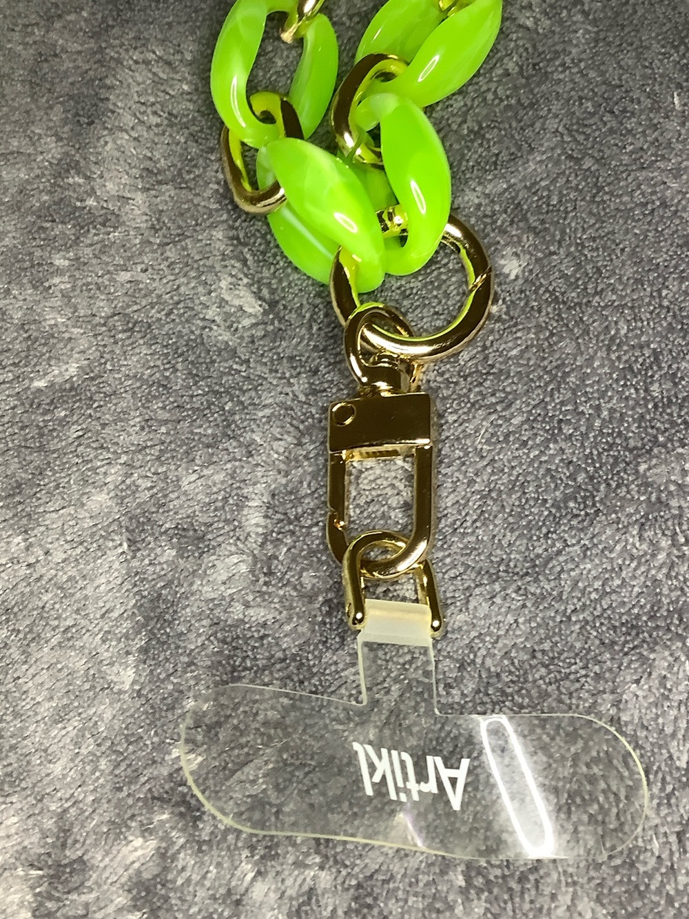 ARTIKL ACRYLIC CHAIN CROSSBODY PHONE STRAP NECKLACE - Picture 3 of 10